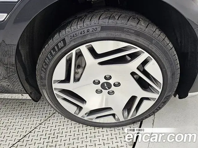 Genesis G90 2023 — Şəkil 9/20