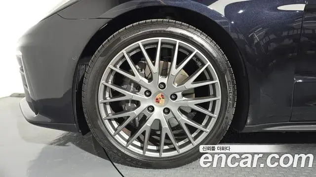 Porsche Panamera 2025 — Şəkil 23/31