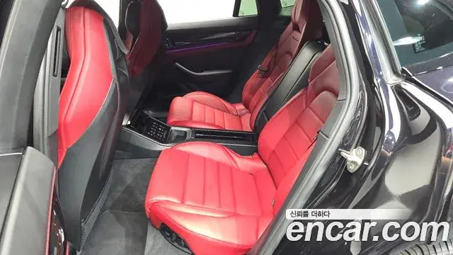 Porsche Panamera 2025 — Şəkil 27/31
