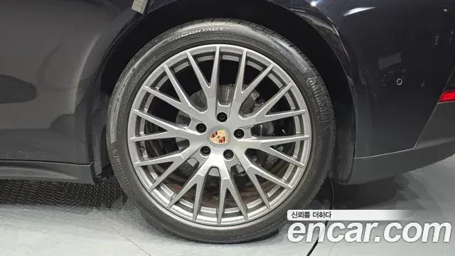 Porsche Panamera 2025 — Şəkil 31/31