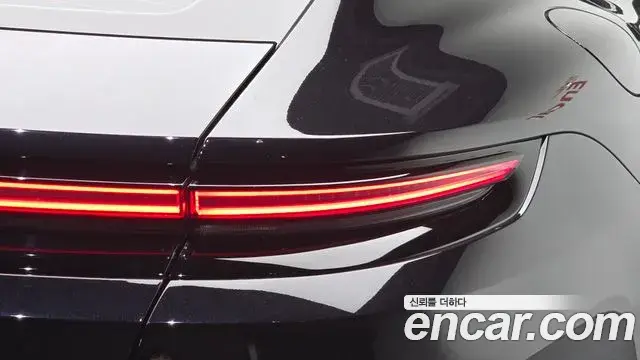 Porsche Panamera 2025 — Şəkil 12/31