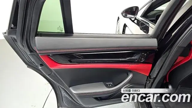 Porsche Panamera 2025 — Şəkil 8/31