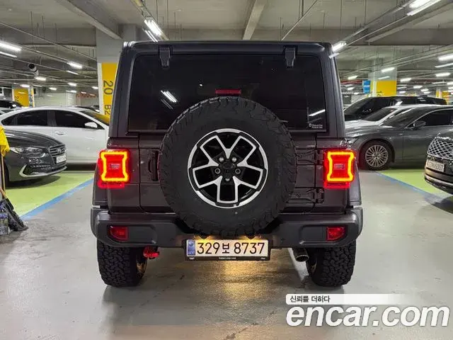 Jeep Wrangler 2025 — ფოტო 15/20
