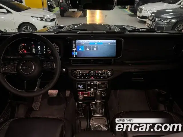 Jeep Wrangler 2025 — ფოტო 2/20