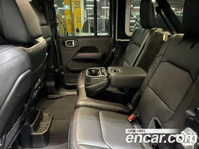 Jeep Wrangler 2025 — ფოტო 9/20