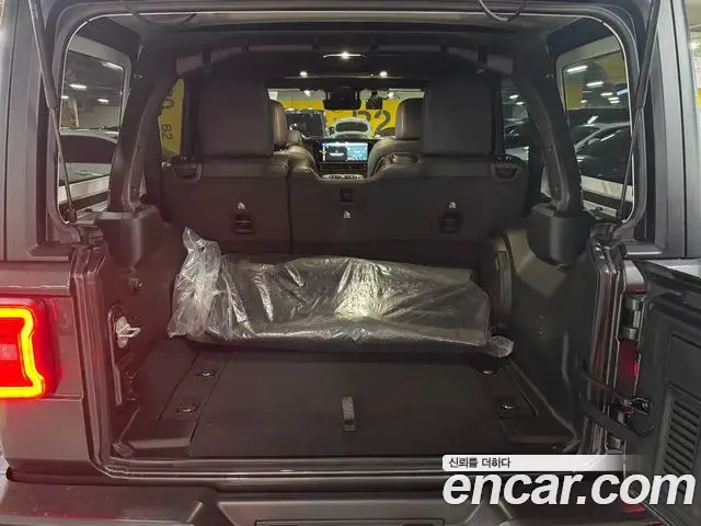 Jeep Wrangler 2025 — ფოტო 16/20