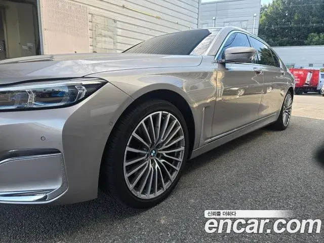BMW 7 Series 2021 — Фото 1/20