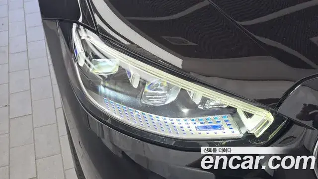 Mercedes-Benz S-Class 2021 — Photo 13/33