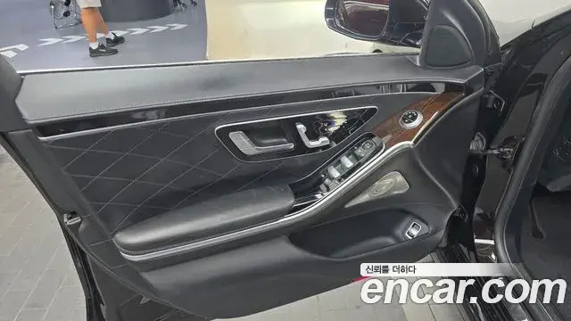 Mercedes-Benz S-Class 2021 — Photo 24/33