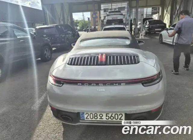 Porsche 911 2020 — Şəkil 16/17