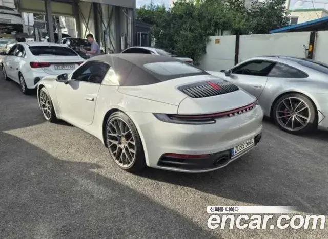 Porsche 911 2020 — Şəkil 2/17