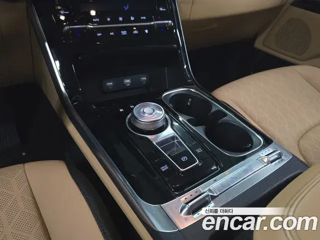 Kia Carnival 2023 — Photo 6/20