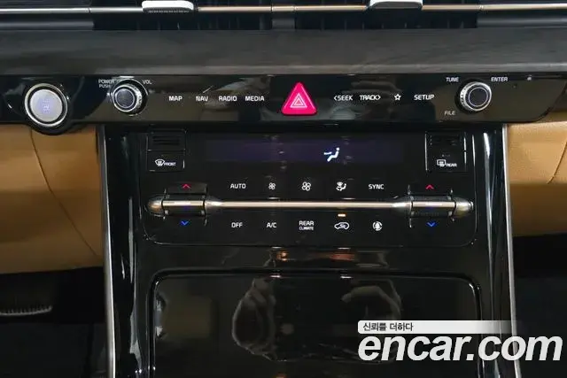 Kia Carnival 2023 — Photo 7/20