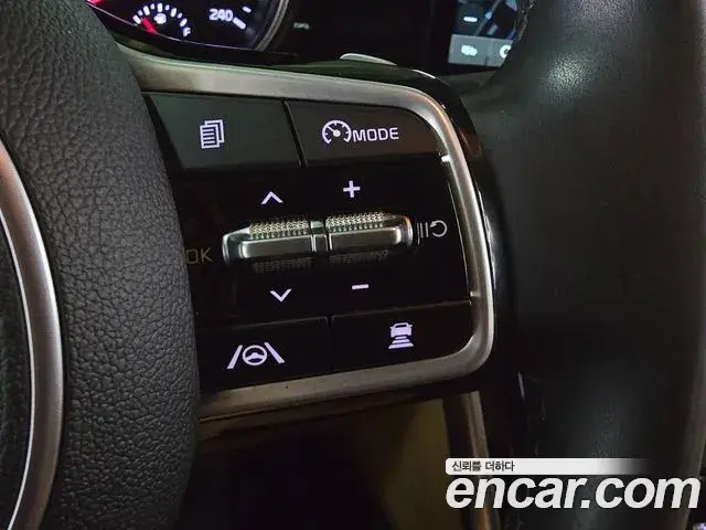 Kia Carnival 2023 — Photo 11/20