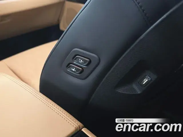 Kia Carnival 2023 — Photo 16/20
