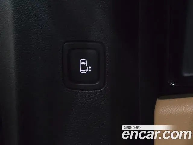 Kia Carnival 2023 — Photo 17/20