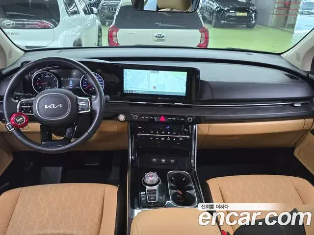 Kia Carnival 2023 — Photo 18/20
