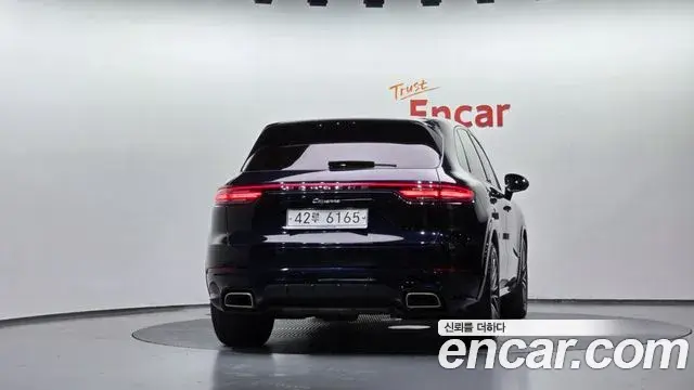 Porsche Cayenne 2019 — Photo 18/20