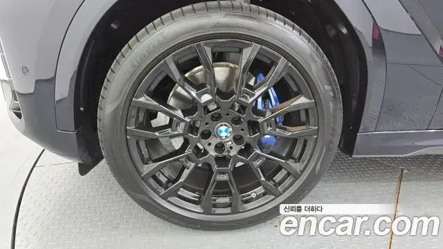 BMW X6 2025 — ფოტო 32/34