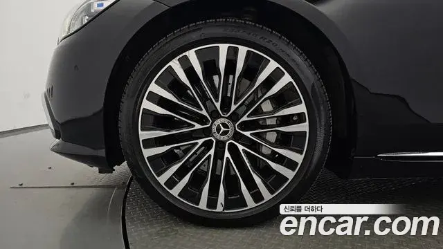 Mercedes-Benz S-Class 2023 — ფოტო 11/40