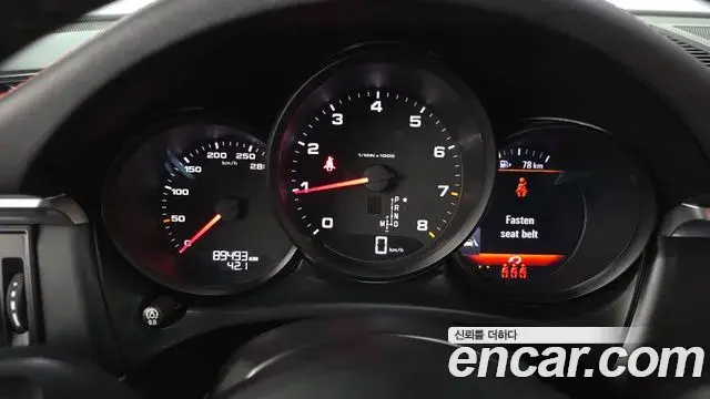 Porsche Macan 2021 — ფოტო 2/34
