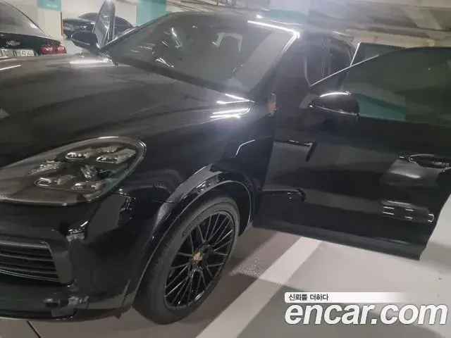 Porsche Cayenne 2019 — Фото 1/11