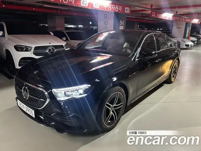 Mercedes-Benz E-Class 2025 — Photo 2/15