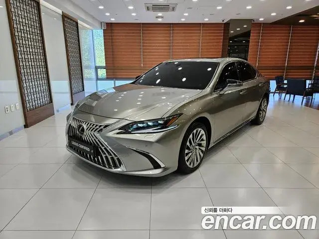 Lexus ES300h 2025 — ფოტო 1/15