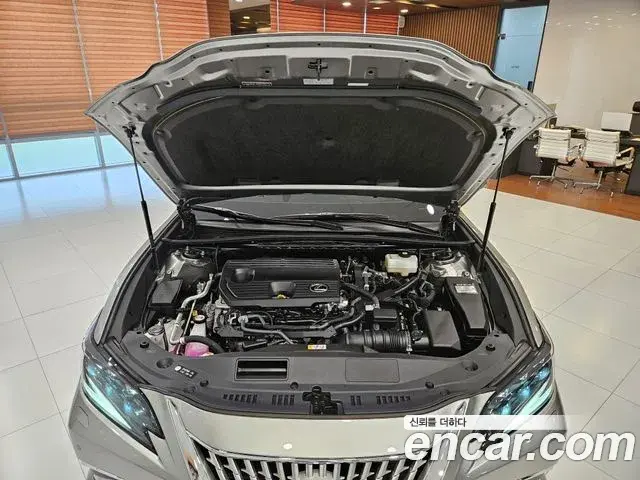Lexus ES300h 2025 — ფოტო 5/15