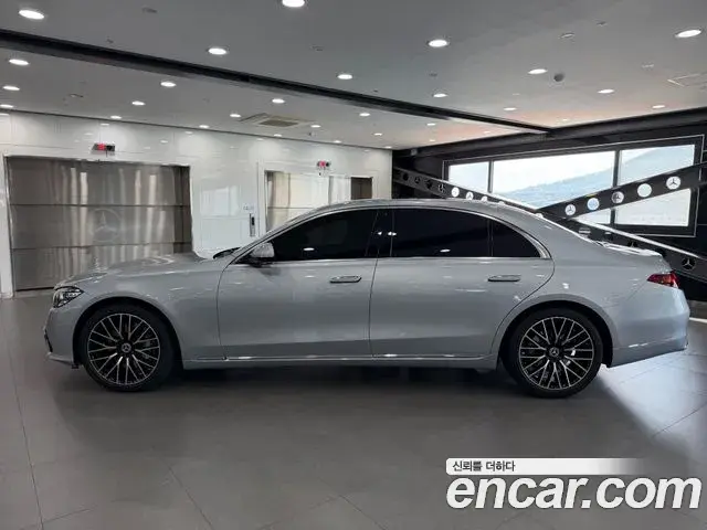 Mercedes-Benz S-Class 2026 — Photo 19/20