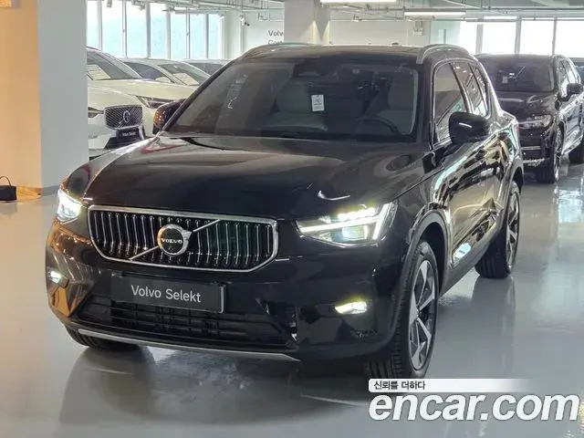 Volvo XC40 2026 — ფოტო 5/18