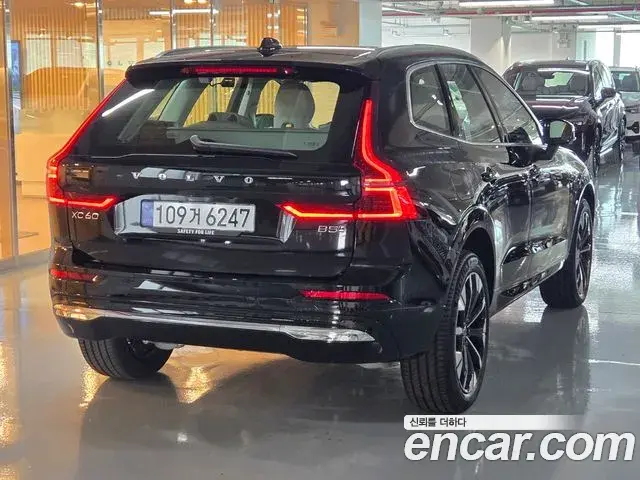 Volvo XC60 2026 — ფოტო 13/15