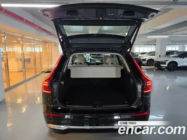 Volvo XC60 2026 — ფოტო 15/15