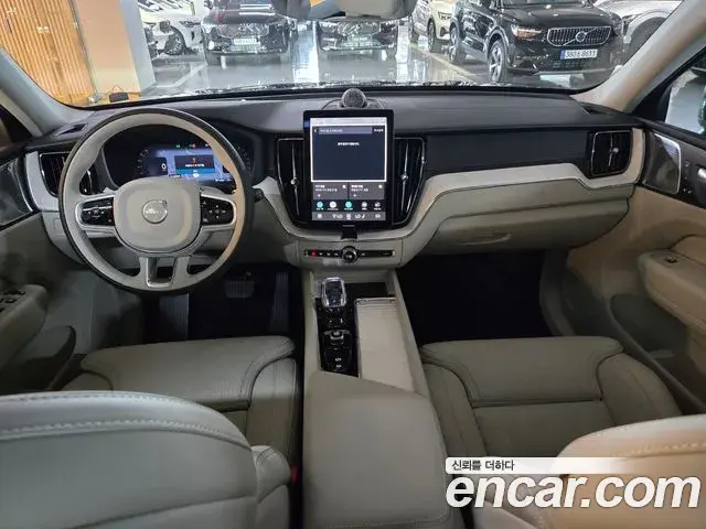 Volvo XC60 2026 — ფოტო 5/15