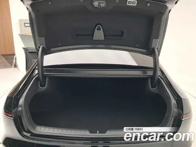 Hyundai Grandeur 2023 — Фото 18/20