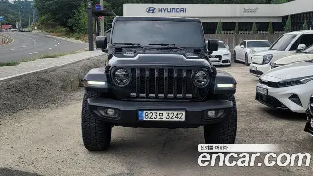 Jeep Gladiator 2022 — Şəkil 16/19