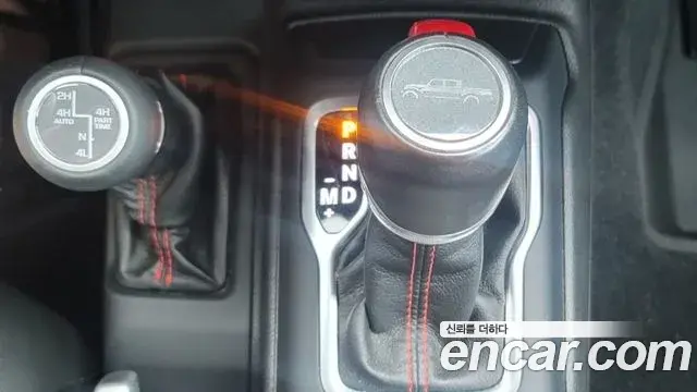 Jeep Gladiator 2022 — Şəkil 18/19