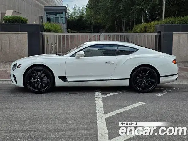 Bentley Continental GT 2021 — ფოტო 6/20