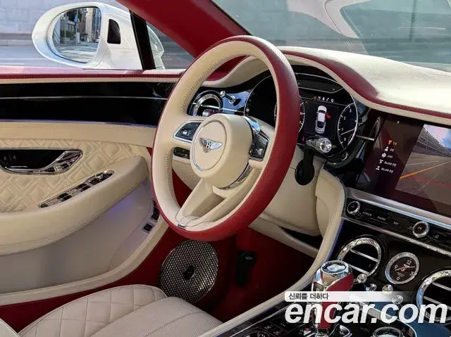 Bentley Continental GT 2021 — ფოტო 18/20