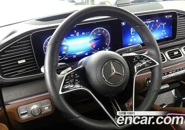 Mercedes-Benz GLE-Class 2025 — Фото 8/20