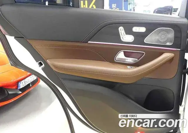 Mercedes-Benz GLE-Class 2025 — Фото 18/20