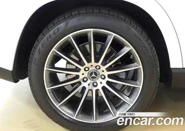 Mercedes-Benz GLE-Class 2025 — Фото 19/20
