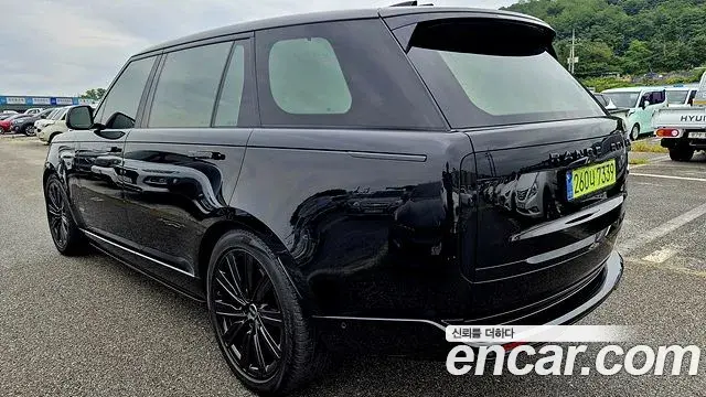 Land Rover Range Rover 2022 — ფოტო 14/20