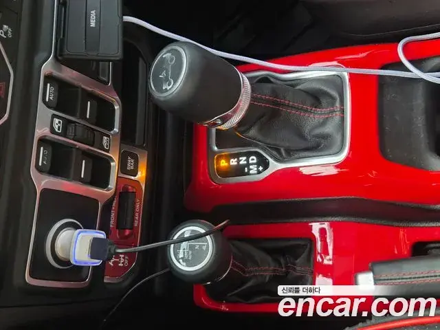 Jeep Wrangler 2018 — ფოტო 9/10