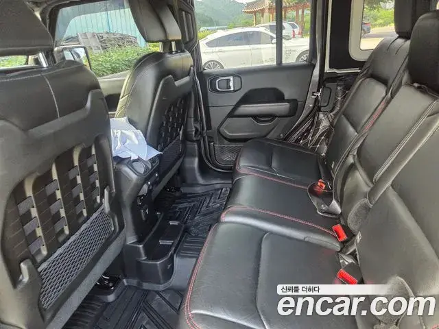 Jeep Wrangler 2018 — ფოტო 5/10