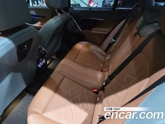 BMW 5 Series 2025 — Şəkil 14/19