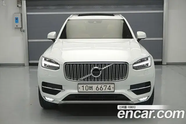 Volvo XC90 2018 — Şəkil 14/20