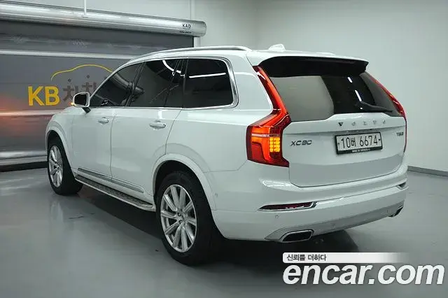 Volvo XC90 2018 — Şəkil 10/20