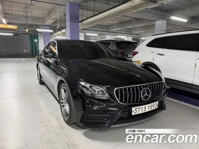 Mercedes-Benz E-Class 2019 — Фото 1/9