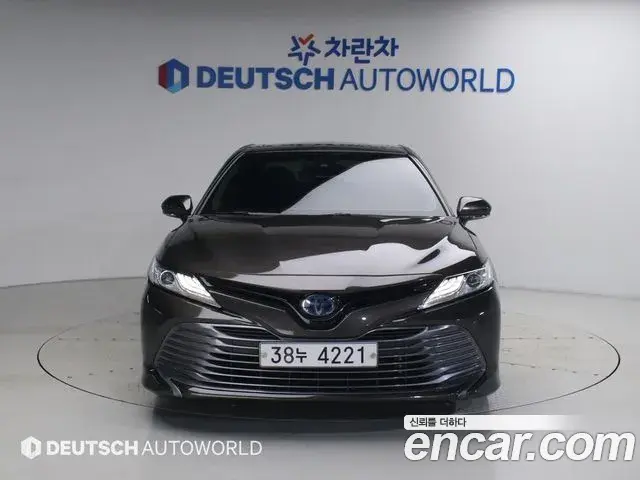 Toyota Camry 2018 — Photo 7/20